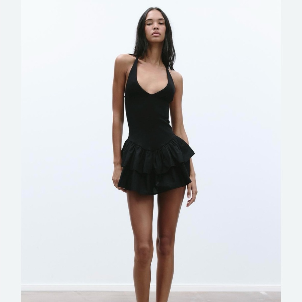 Zara ruffle mini dress
Medium